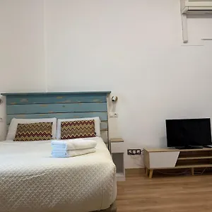 https://lovely-studio-in-the-heart-of-malaga.hotelsinnerja.org